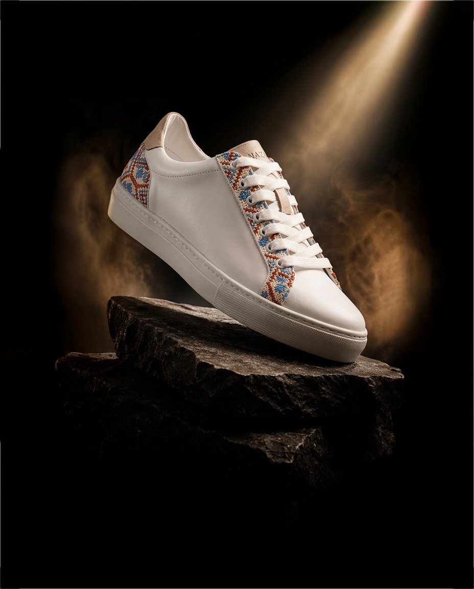 Sneaker in context